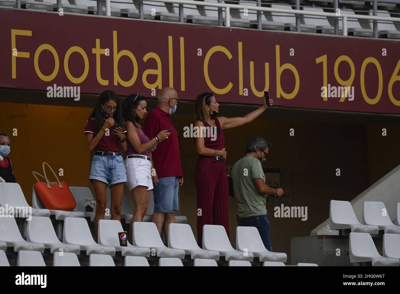 Lapresse - Fabio Ferrari 15 août 2021 Turin, Italie sport de football EXCLUSIF TORINO FC Torino FC vs Cremonese - Italie TIM Cup 2021/2022 - Premier tour - stade 'Olimpico Grande Torino'.Dans le pic: Torino FC Suporters Banque D'Images