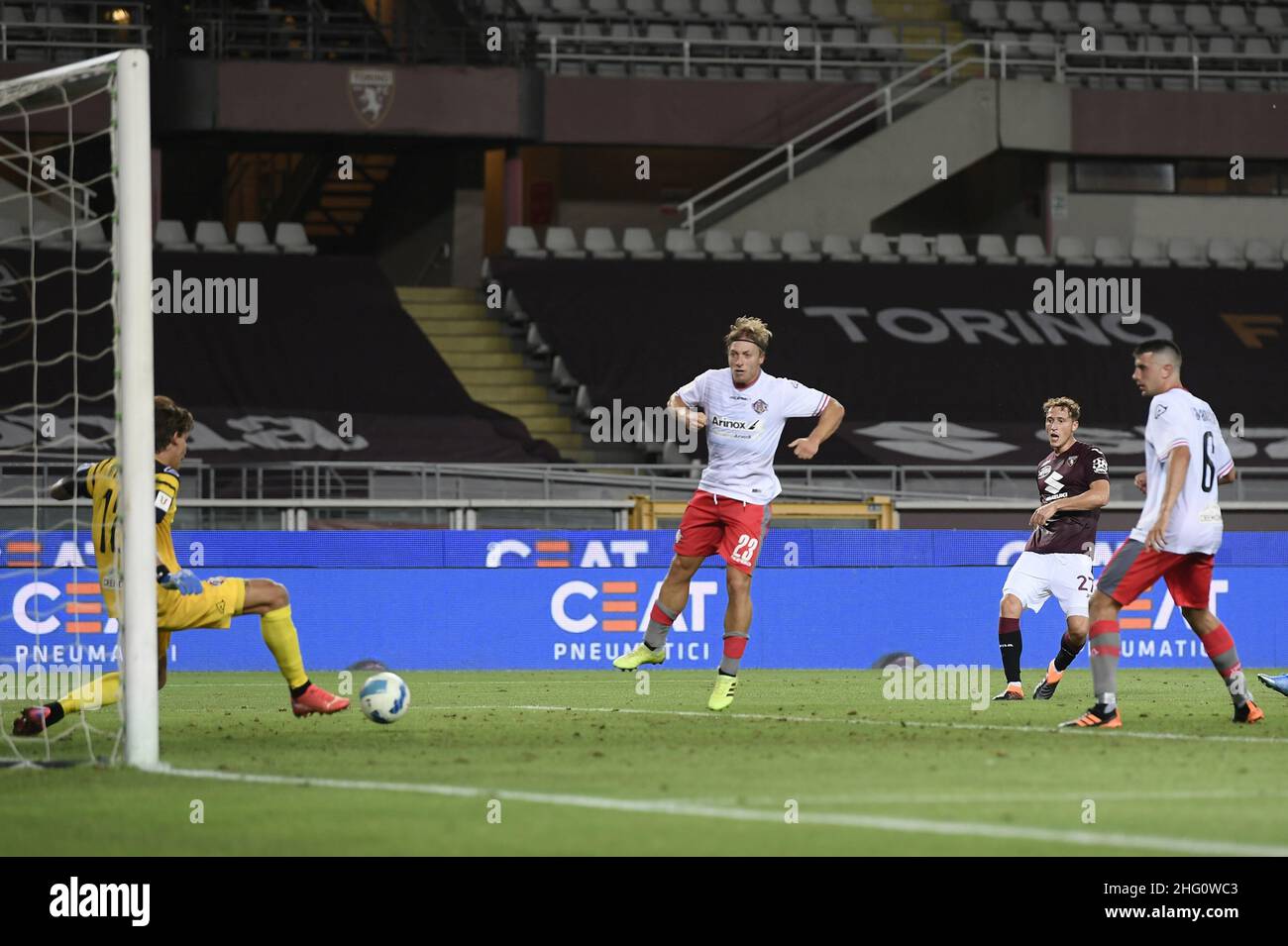 Lapresse - Fabio Ferrari 15 août 2021 Turin, Italie sport football EXCLUSIF TORINO FC Torino FC vs Cremonese - Italie TIM Cup 2021/2022 - Premier tour - stade "Olimpico Grande Torino".Dans le pic:Mergim Vojvoda (Torino FC); Banque D'Images