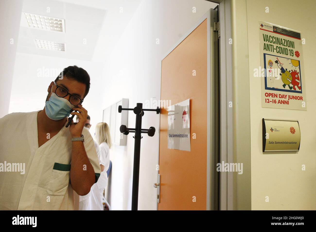 Cecilia Fabiano/ Lapresse 16 août 2021 Roma (Italie) Actualités : Journée portes ouvertes vaccination pour 12-18 ans dans le pic : un des centres de santé fait la vaccination de Pfizer Banque D'Images
