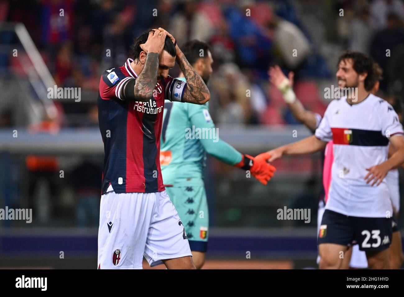 Massimo Paolone/Lapresse 21 septembre 2021 Bologna, Italie football Bologna vs Gênes - Ligue italienne de football A TIM 2021/2022 - Stade Renato Dall'Ara dans le pic: Roberto Soriano (Bologna F.C.) est désespéré à la fin du match Banque D'Images