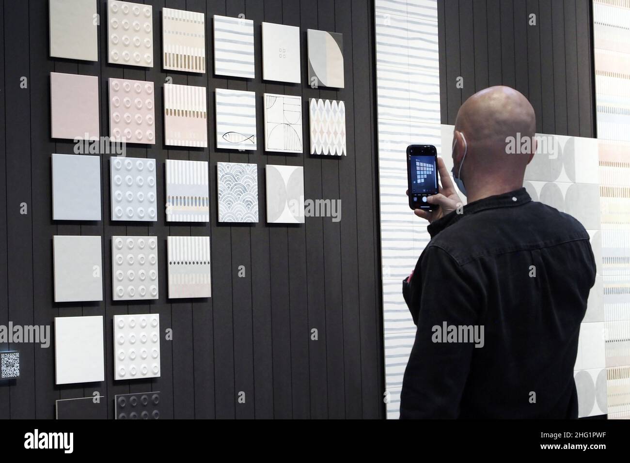 Michele Nucci/Lapresse 27 septembre 2021 - Bologna, Italie Actualités Cersaie, la plus importante exposition au monde de carrelage en céramique et de mobilier de salle de bains, est de retour au Centre des expositions de Bologne du 27 septembre au 1 octobre 2021 Banque D'Images