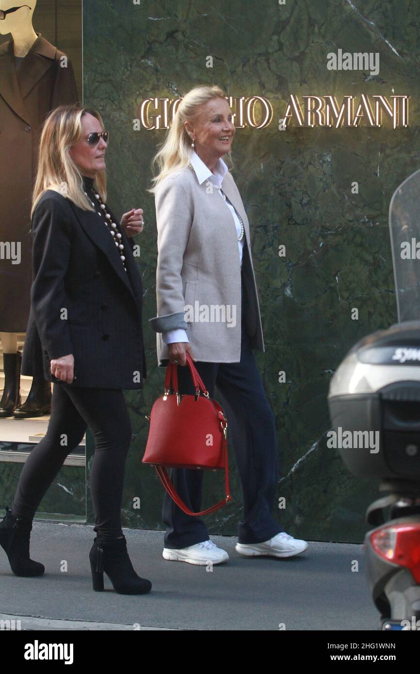 Milano l'attrice ed ex ballerina tedesca Barbara Bouchet,a passeggio nel quadrilatero della moda Concorrenza © Sanabria/Lapresse Banque D'Images