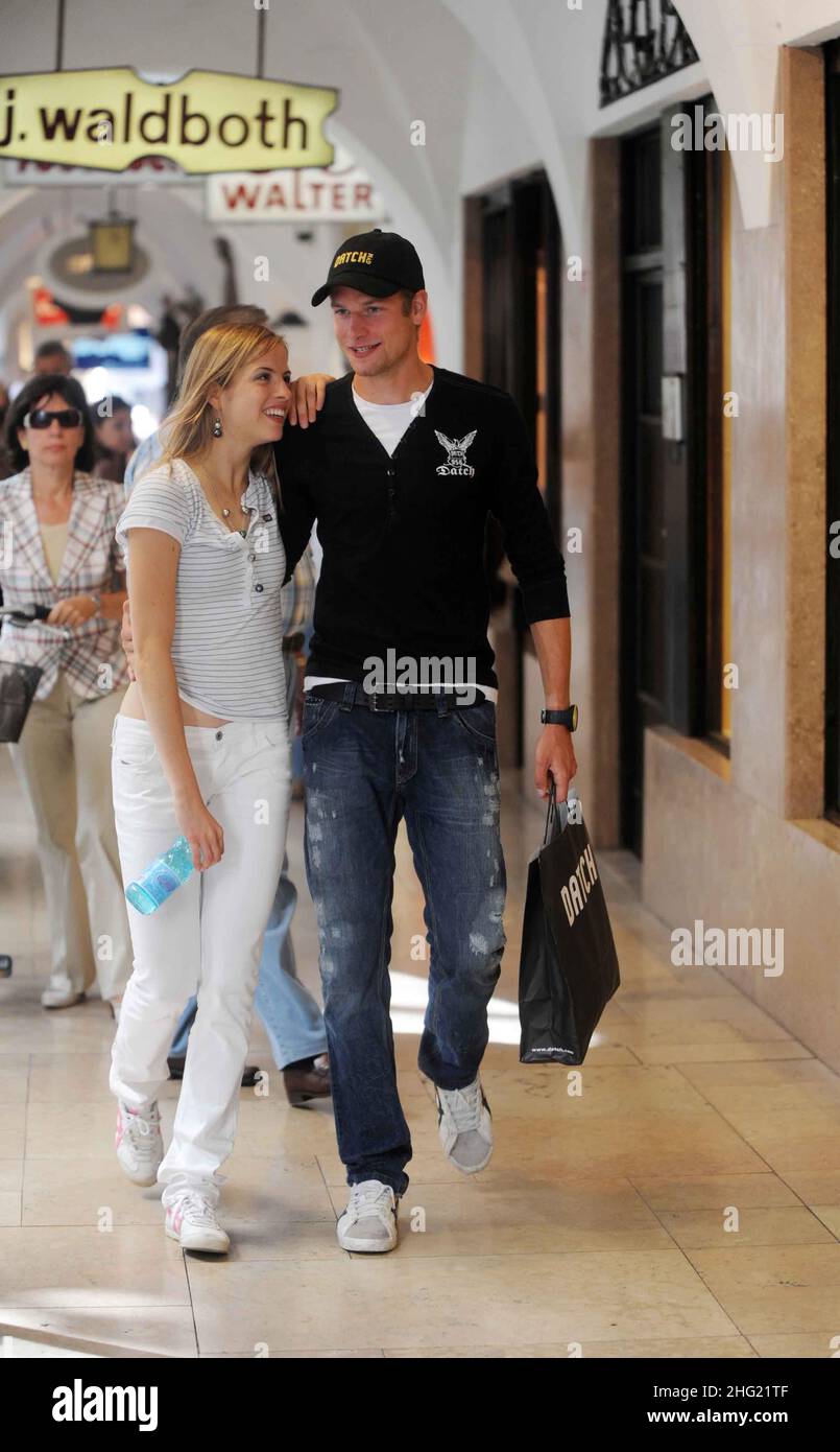 ***EXCLUSIF AUX photos PA *** la figure olympique champion de patineurs Carolina Kostner et le ***EXCLUSIF AUX photos PA *** la figure olympique champion de patineurs Carolina Kostner et le