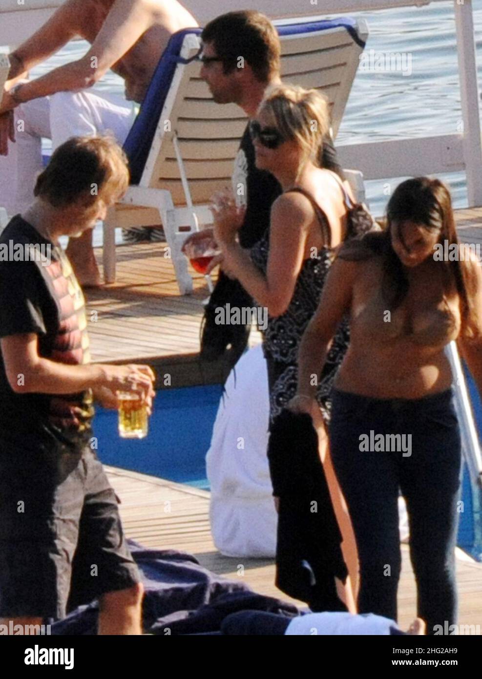 Liam Gallagher et Nicole Appleton (tous les saints) passent leur voyage au lac de Côme avec Andy Bell, membre du groupe Oasis, et sa petite amie 48 heures après qu'Oasis a annoncé qu'ils se sont fracturées, en Italie Banque D'Images