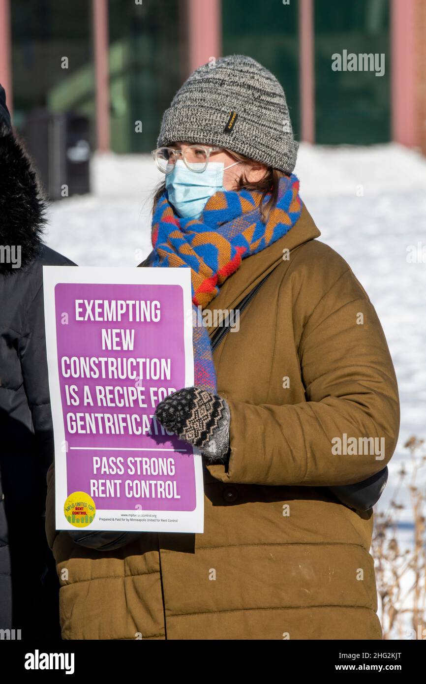 Minneapolis, Minnesota.Rallye pour un contrôle fort des loyers.La coalition Minneapolis United for Rent Control se rallie pour « faire de 2022 l’année du contrôle des loyers en mi Banque D'Images