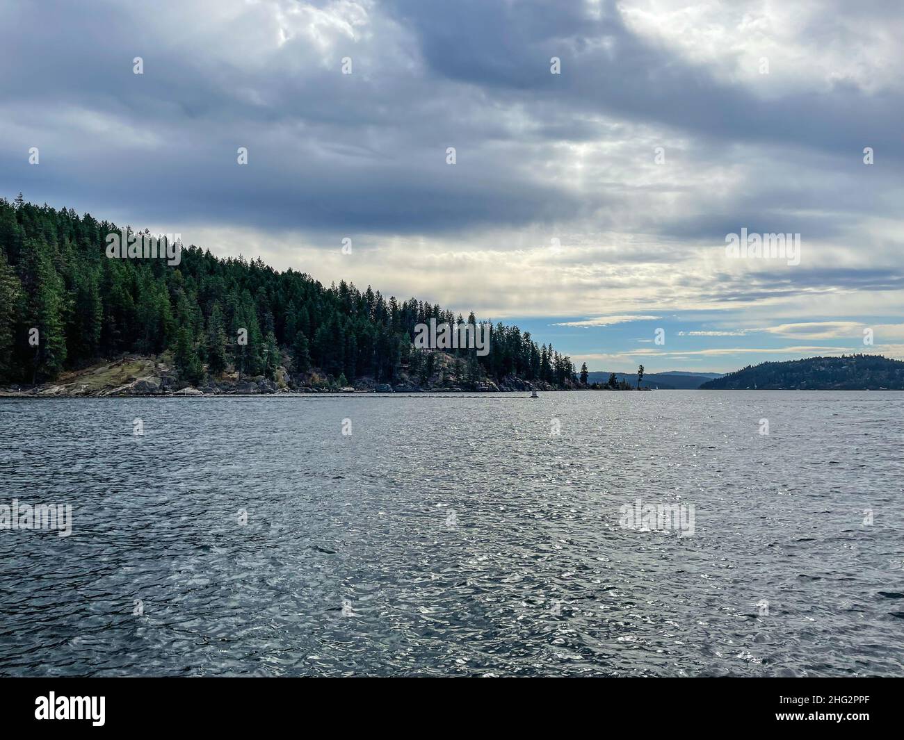 Le lac coeur d'Alene est un lac naturel contrôlé par des barrages dans le nord de l'Idaho, situé dans la région du nord-ouest du Pacifique des États-Unis.À son extrémité nord Banque D'Images