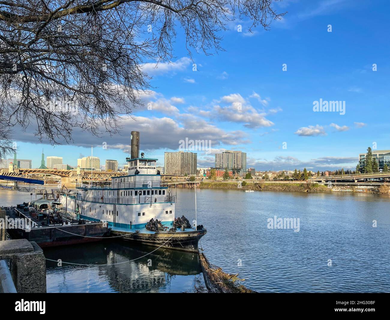 Portland est un bateau à vapeur à roues de sternwheel construit en 1947 pour le port de Portland, Oregon, aux États-Unis.Le Portland est inscrit au registre national Banque D'Images