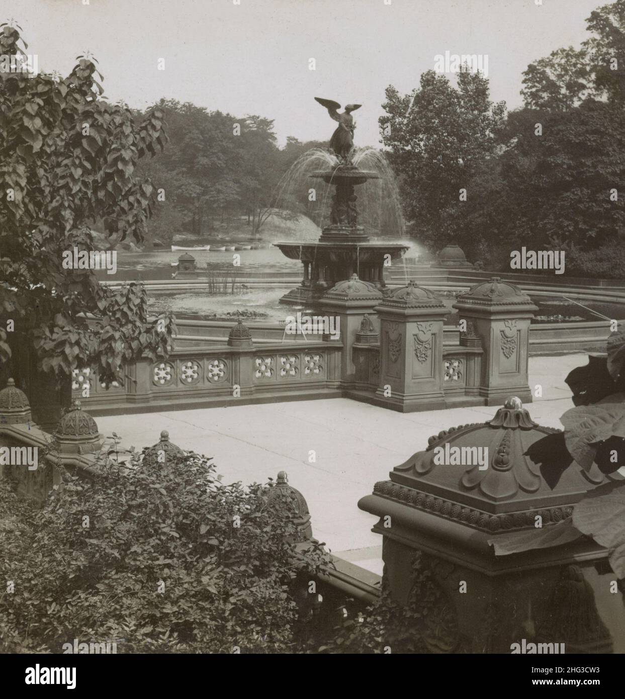 Photo d'époque de la fontaine Bethesda dans Central Park, New Yourk City.ÉTATS-UNIS.1907 Banque D'Images
