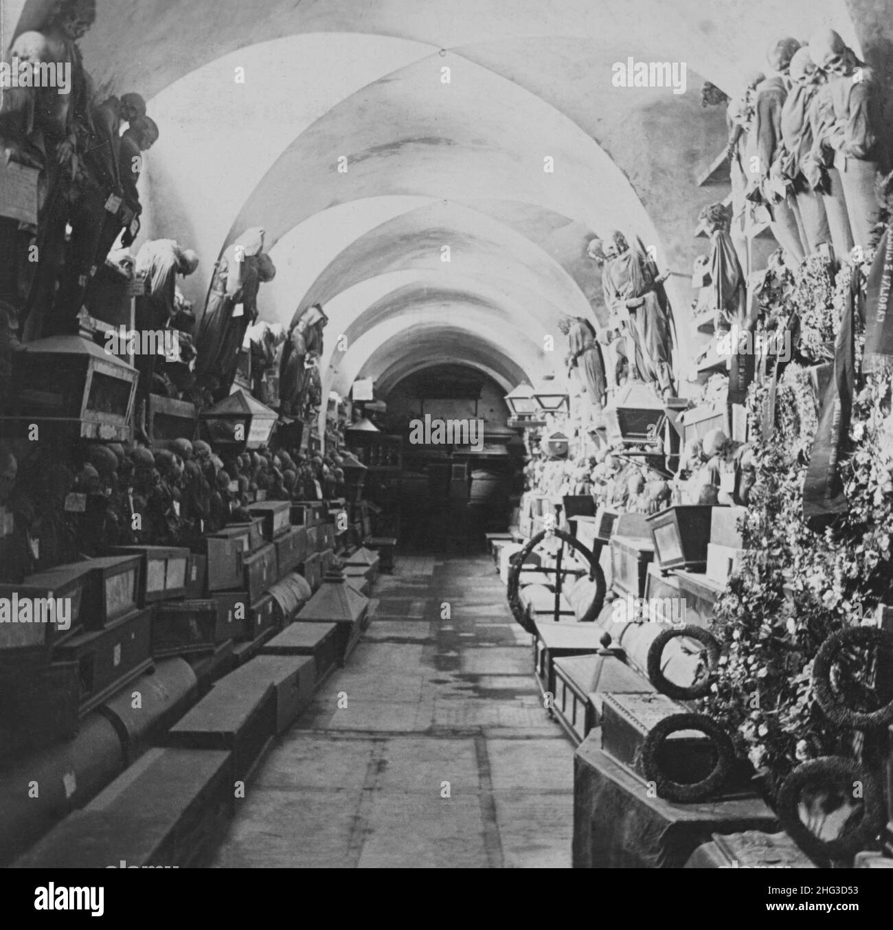 Photo d'époque des catacombes de Capuchin, Palerme, Sicile.Italie.Fin du 19th siècle Banque D'Images