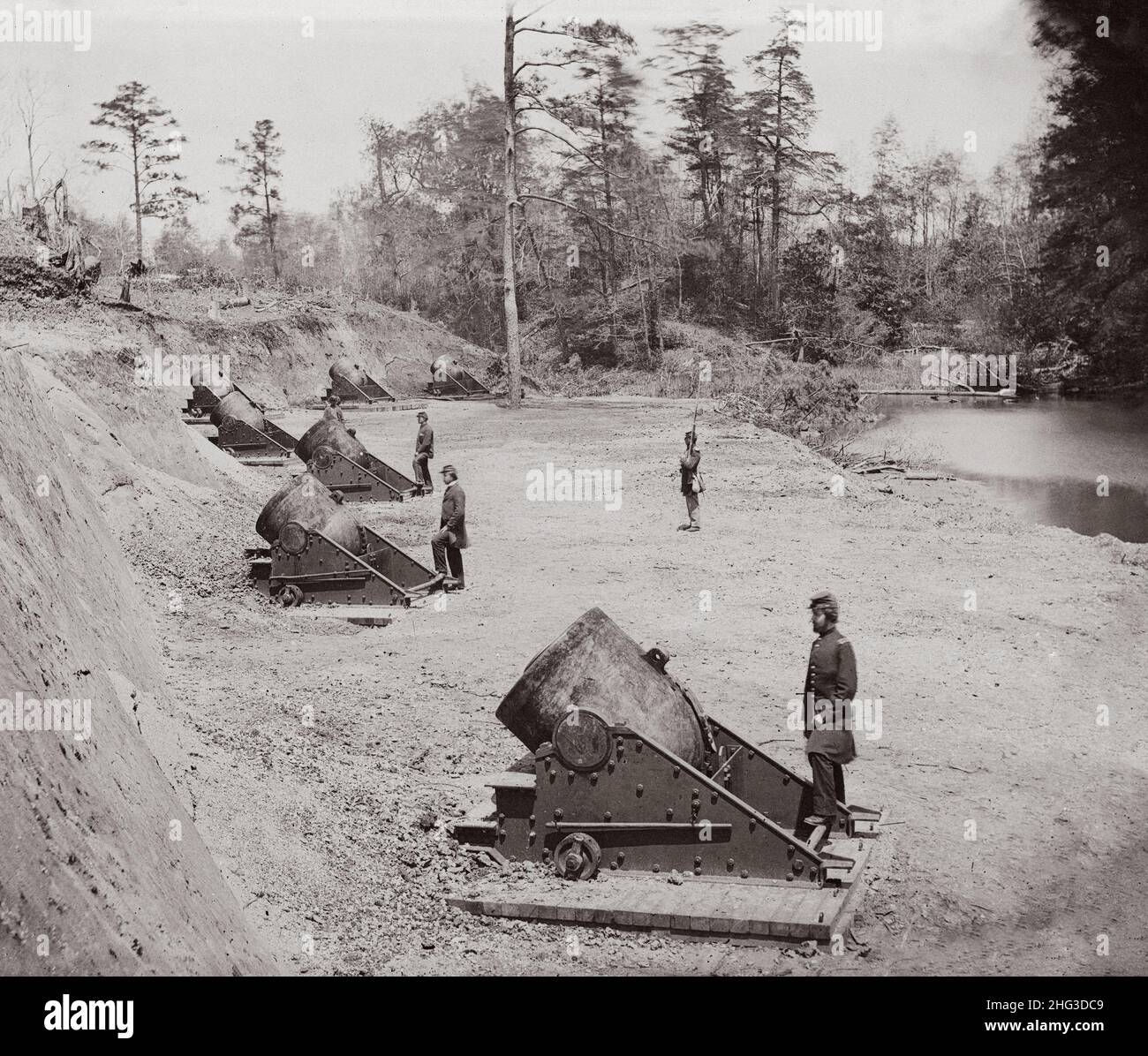Guerre civile américaine, 1861-1865.Yorktown, Virginie.Batterie n° 4 montage de mortiers de 13 pouces.Extrémité sud des États-Unis Banque D'Images
