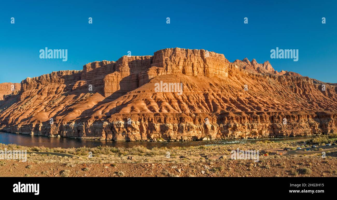 Colorado River at Paria Riffle, Marble Canyon, Lees Backbone Rocks, Echo Cliffs, vue de Lees Ferry, Glen Canyon NRA, Arizona, États-Unis Banque D'Images