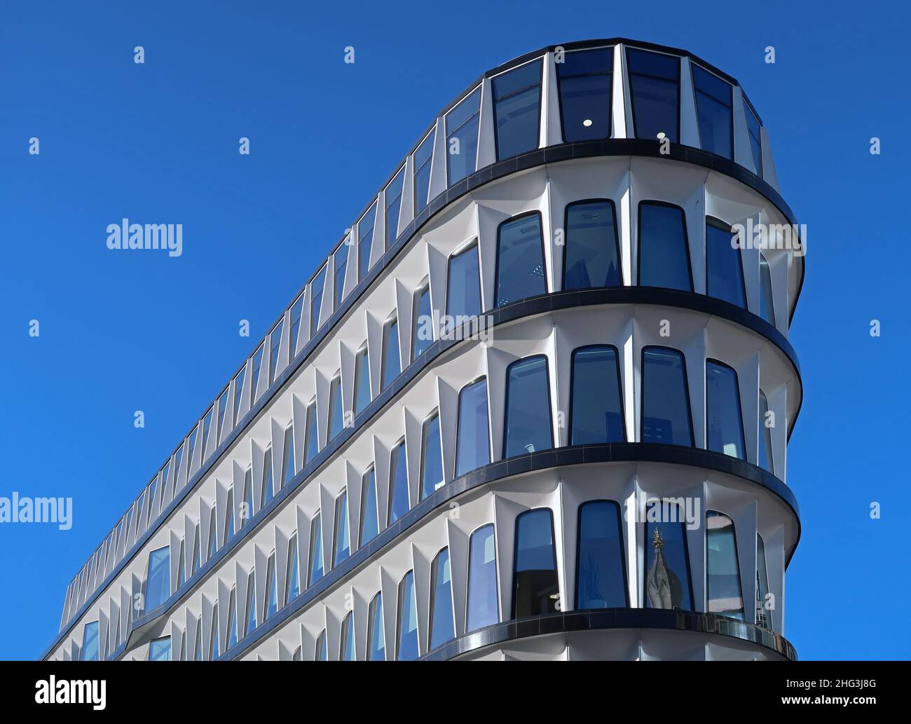 30 Cannon Street, Londres, Royaume-Uni.Le premier bâtiment au monde à être revêtu de panneaux de béton armé de verre.Révolutionnaire lorsqu'il est construit en 1970s. Banque D'Images