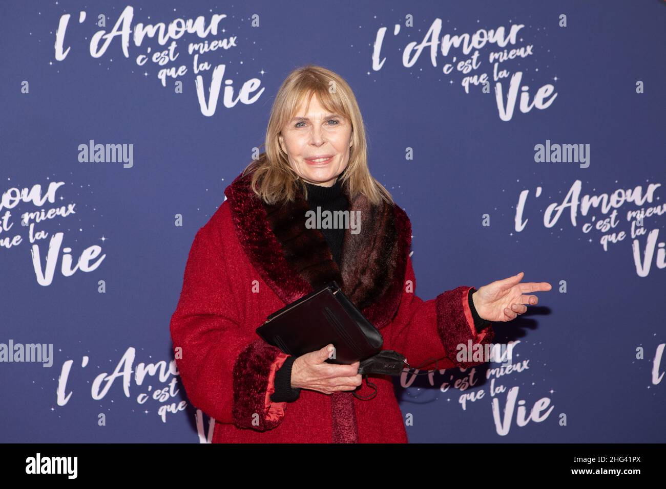 Paris, France, le 17 janvier 2022, Aperçu du film l'Amour c'est mieux que la vie de Claude Lelouch, Candice Patou (épouse de Robert Hossein), François Loock / Alay Banque D'Images