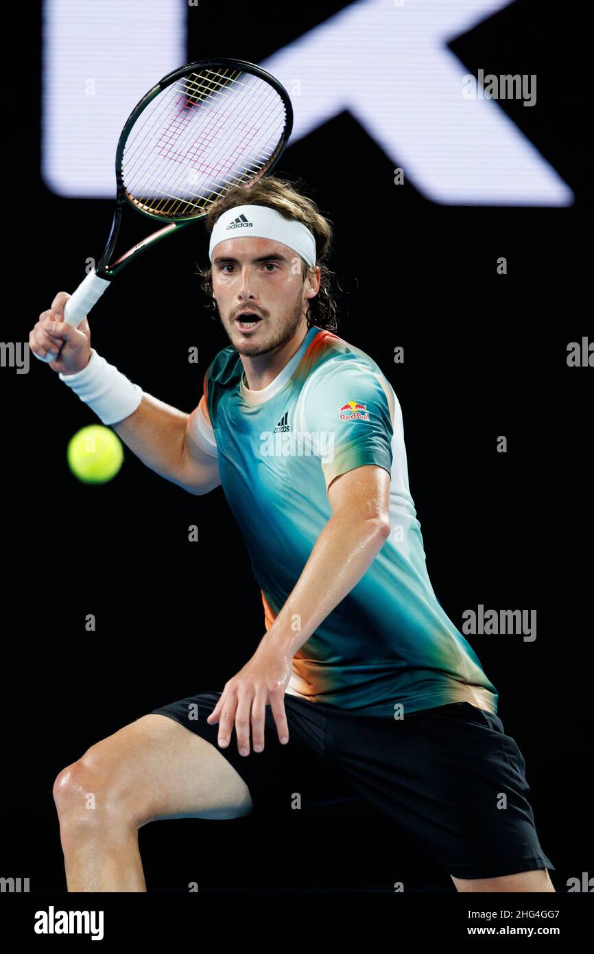 Melbourne, Australie.18th janvier 2022.STEFANOS TSITSIPAS (GRE) en action le jour 2 à l'Open d'Australie 2022 le mardi 2022 janvier, Melbourne Park crédit: Corleve/Alay Live News Banque D'Images