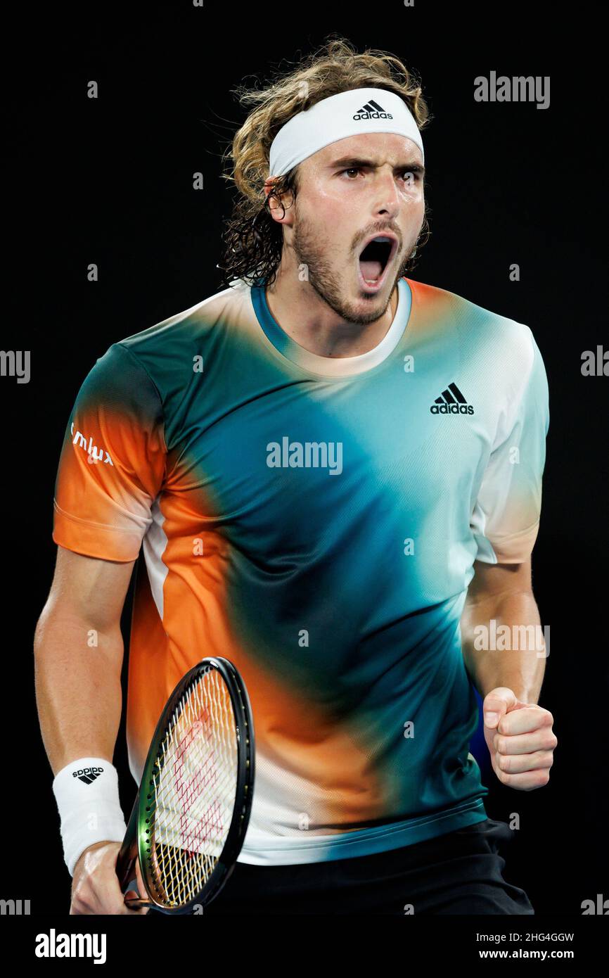 Melbourne, Australie.18th janvier 2022.STEFANOS TSITSIPAS (GRE) en action le jour 2 à l'Open d'Australie 2022 le mardi 2022 janvier, Melbourne Park crédit: Corleve/Alay Live News Banque D'Images
