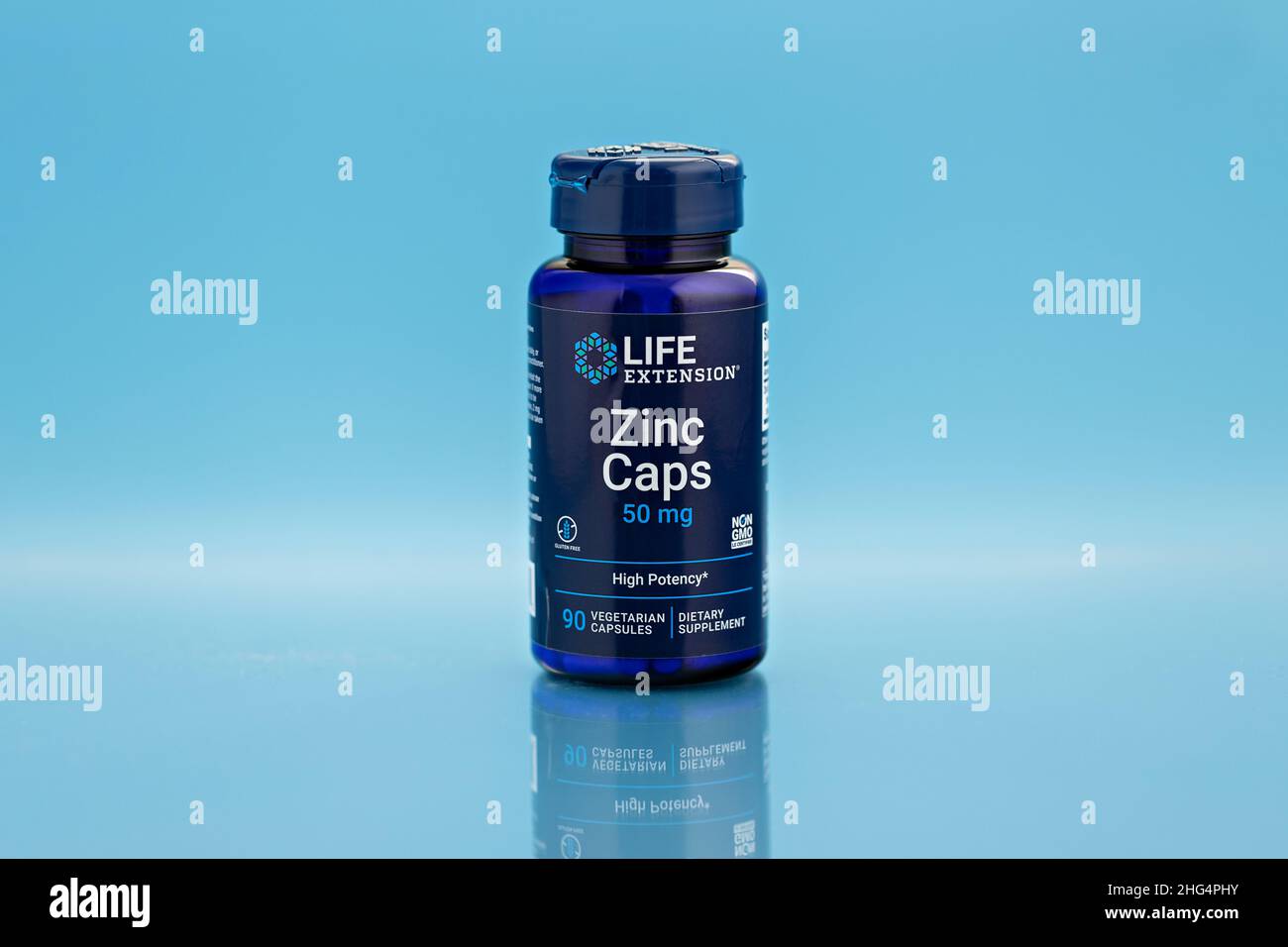 capsules de zinc dans le pot. supplément alimentaire photo éditoriale Banque D'Images