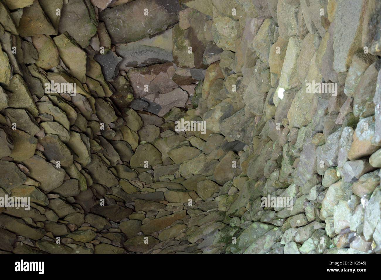 Intérieur d'une cabane Beehive sur la péninsule de Dingle Banque D'Images