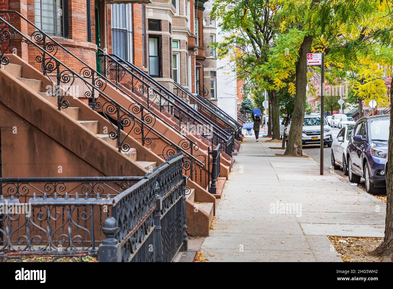 The Bronx, New York City, New York, États-Unis.Maisons en grès brun dans le Bronx. Banque D'Images