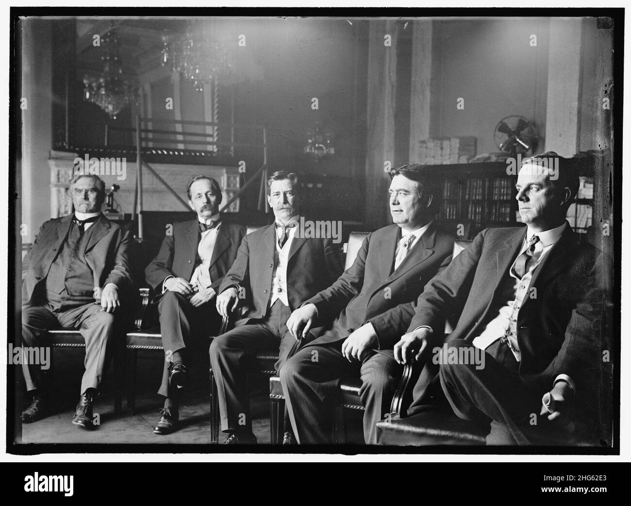 SÉNAT, COMITÉS.LE SOUS-COMITÉ DE L'ÉDUCATION ET DU TRAVAIL EXAMINERA LES CONDITIONS DANS LE DISTRICT DE PAINT CREEK EN VIRGINIE-OCCIDENTALE.PARFOIS APPELÉ « TRIKE INV.COM.'SÉNATEURS JAMES EDGAR MARTINE Banque D'Images