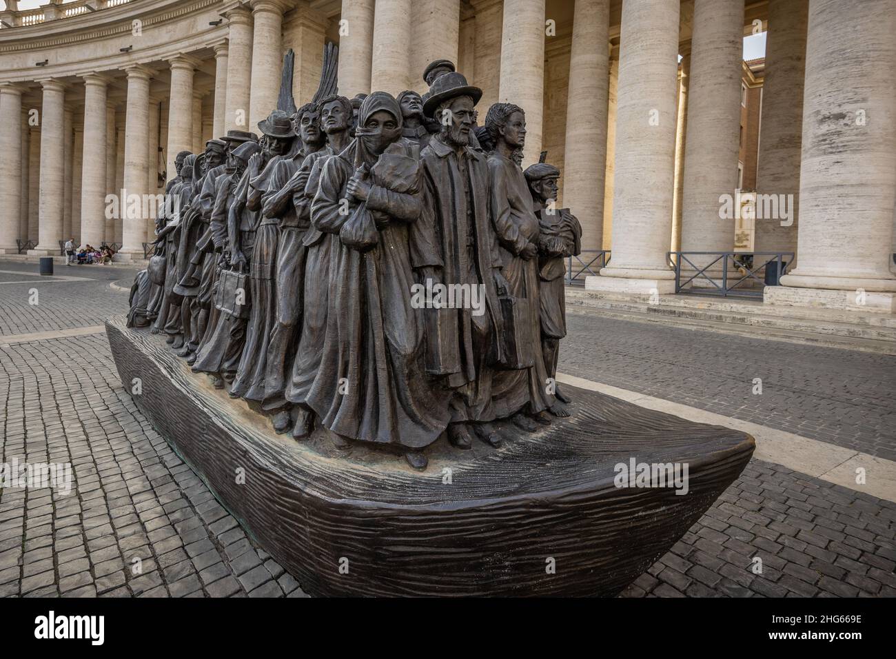 « Anges ignorants » de l’artiste canadien Timothy P. Schmalz dépeint un bateau réfugié transportant 140 migrants. Banque D'Images