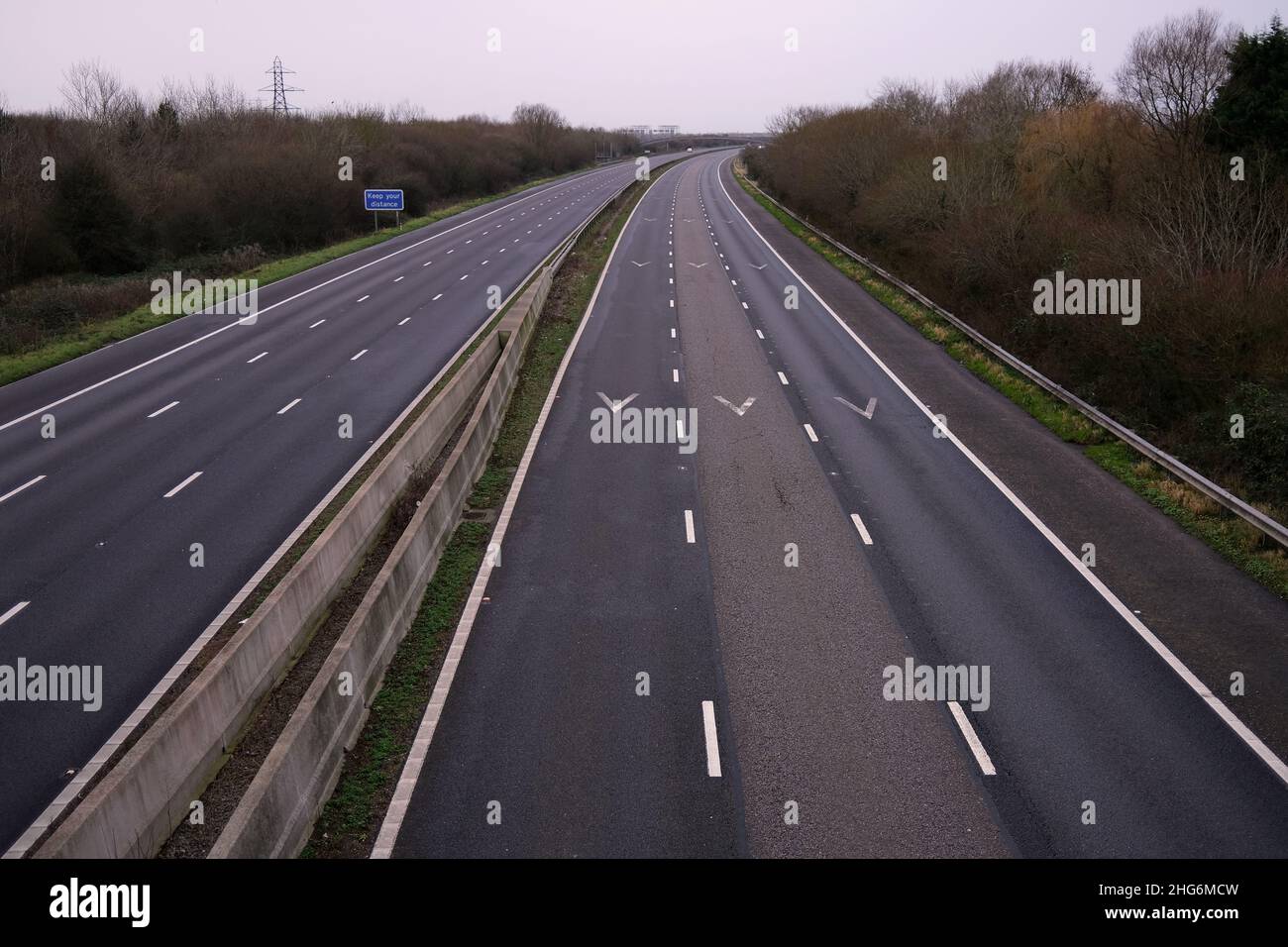 1st janvier 2022 - autoroute déserte, la M5 à Somerset, première chose en Angleterre le jour du nouvel an Banque D'Images