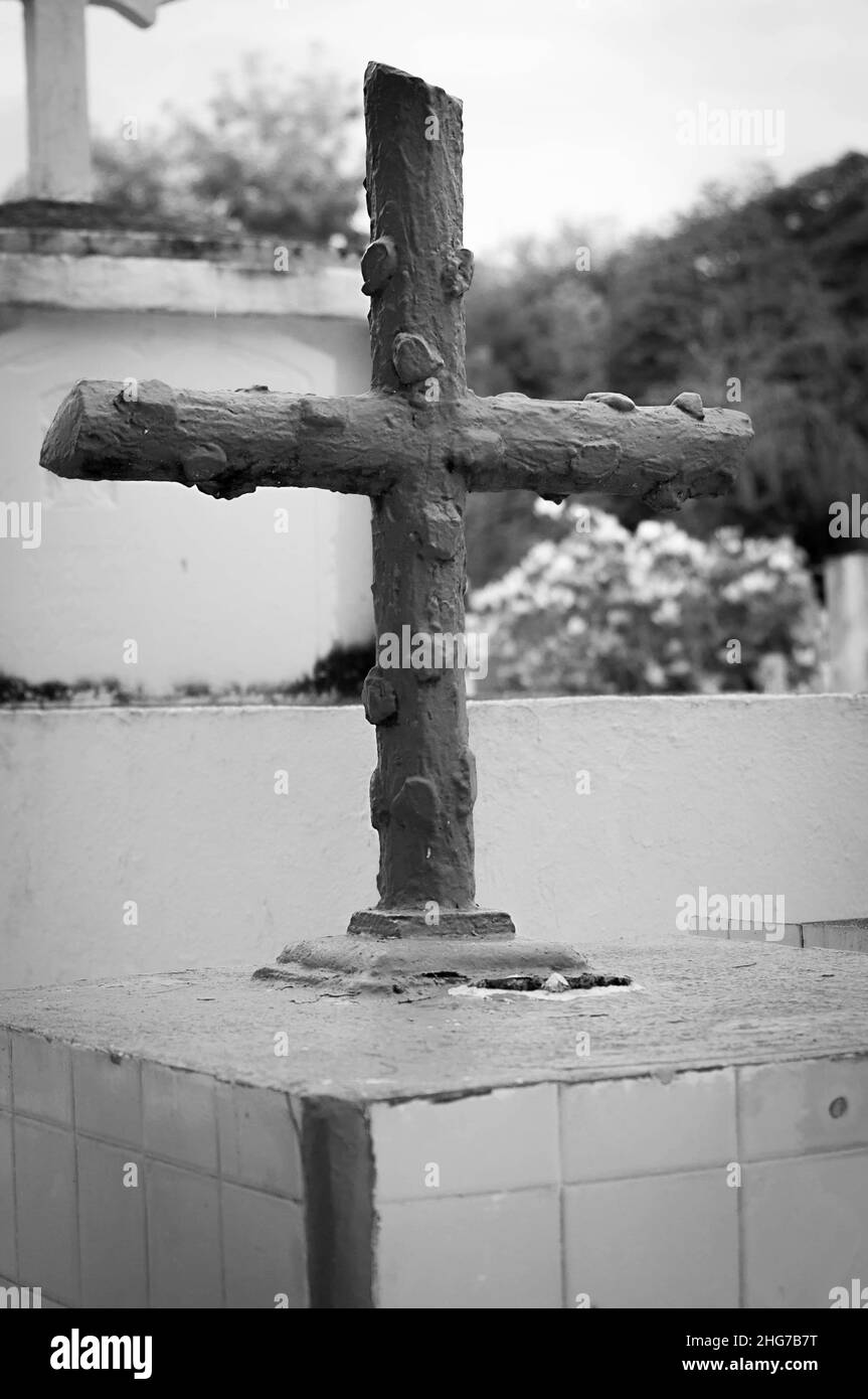 croix avec des épines représentant un suicide Banque D'Images