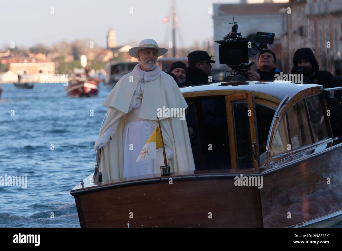 L'acteur John Malkovich lors du tournage du film "le nouveau Pape" à Venise, Italie, 11 janvier 2019.(MVS). Banque D'Images
