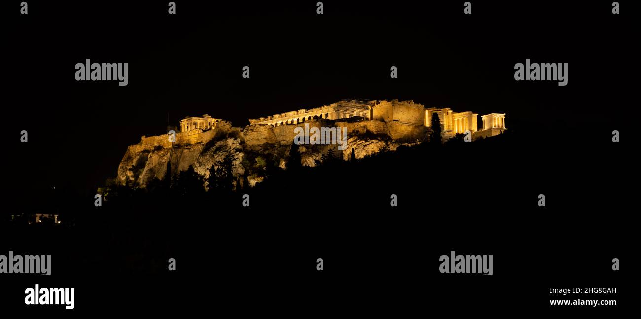 acropole de nuit, capturé 2021 à Athènes avec un Canon R5. Banque D'Images
