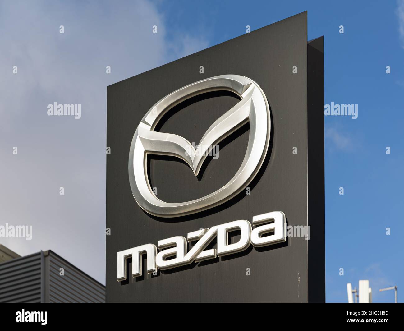 VALENCE, ESPAGNE - 13 JANVIER 2022 : Mazda est un fabricant automobile multinational japonais Banque D'Images