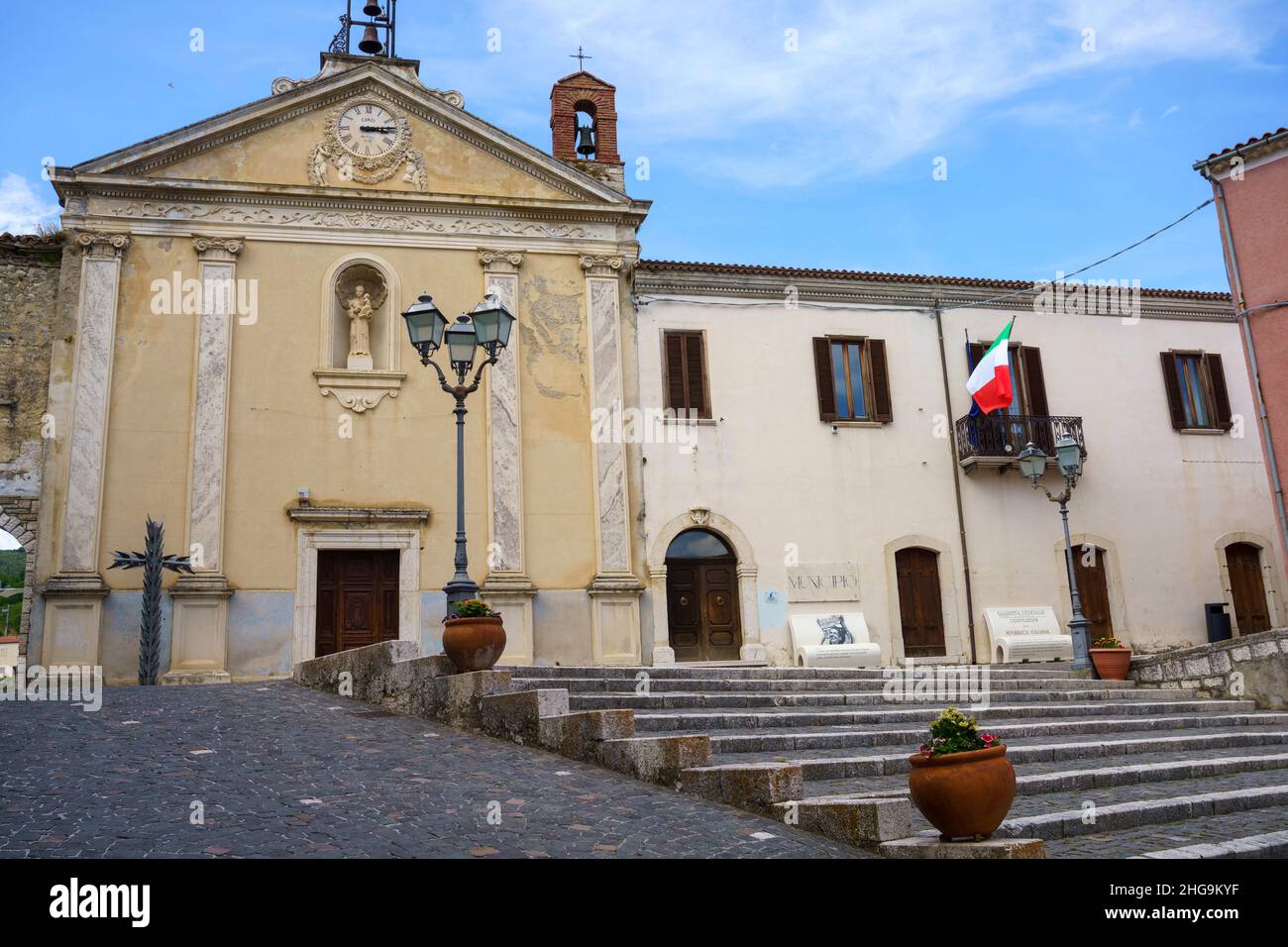 Macchiagodena, ancien village de la province d'Isernia, Molise, Italie, au printemps Banque D'Images