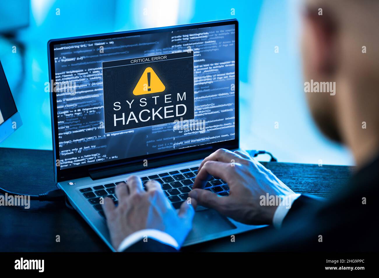 Attaque et violation de programmes malveillants de ransomware. Ordinateur professionnel piraté Banque D'Images