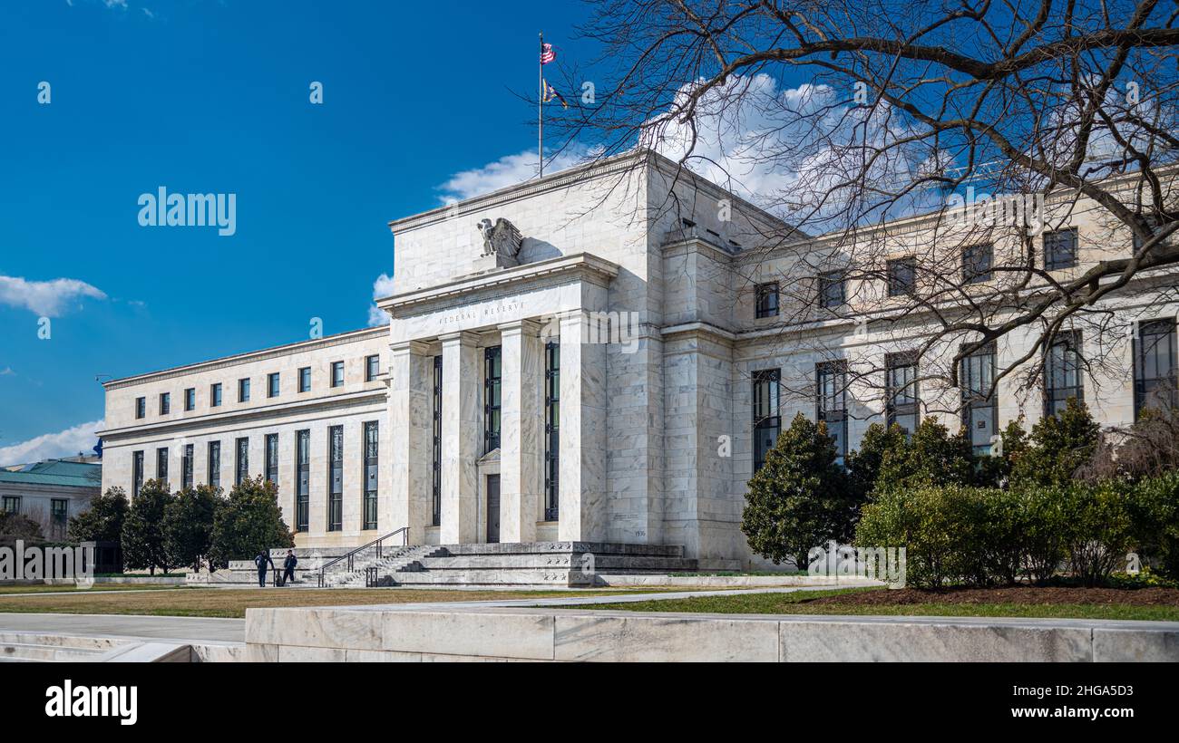 Washington DC—15 novembre 2021 entrée principale aux États-Unis Fe'deral Reserve Bank home to Reserve Board responsable du double mandat des taux d'intérêt a Banque D'Images