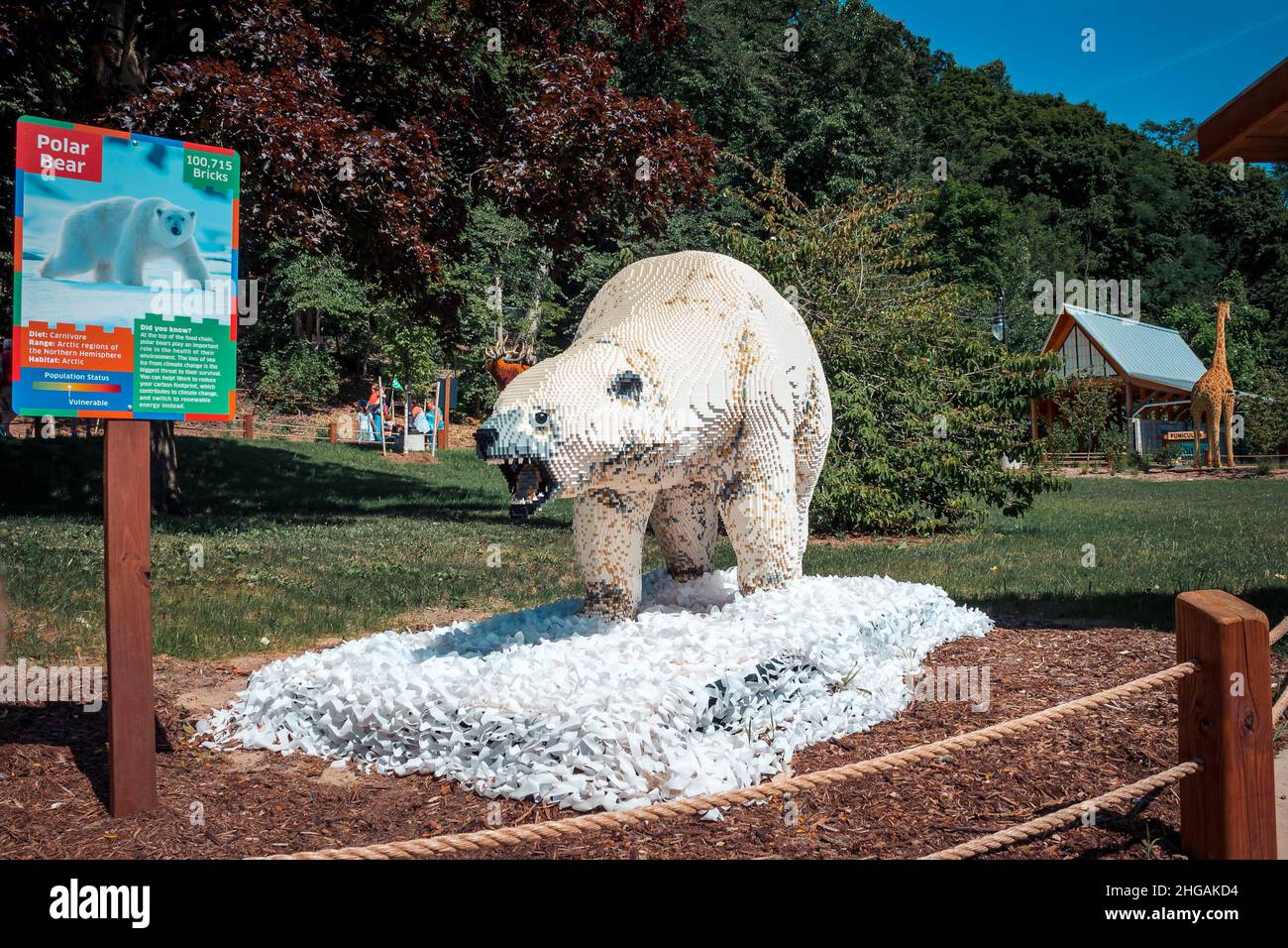 Statue en brique d'un ours polaire au zoo Banque D'Images