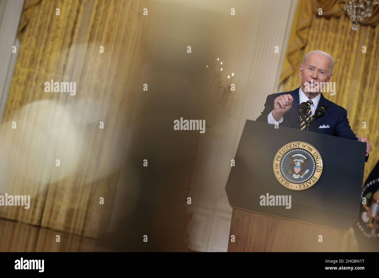 Le président des États-Unis Joe Biden tient une conférence de presse dans la salle est de la Maison Blanche à Washington, DC le mercredi 19 janvier 2022.Credit: Oliver Contreras/Pool via CNP /MediaPunch Banque D'Images