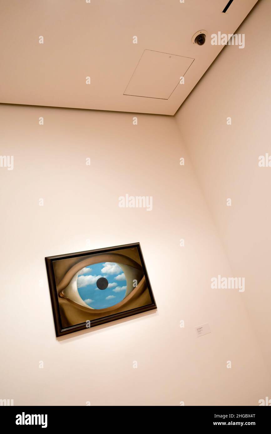 Peindre le faux miroir par Rene Magritte à MOMA Photo Stock - Alamy