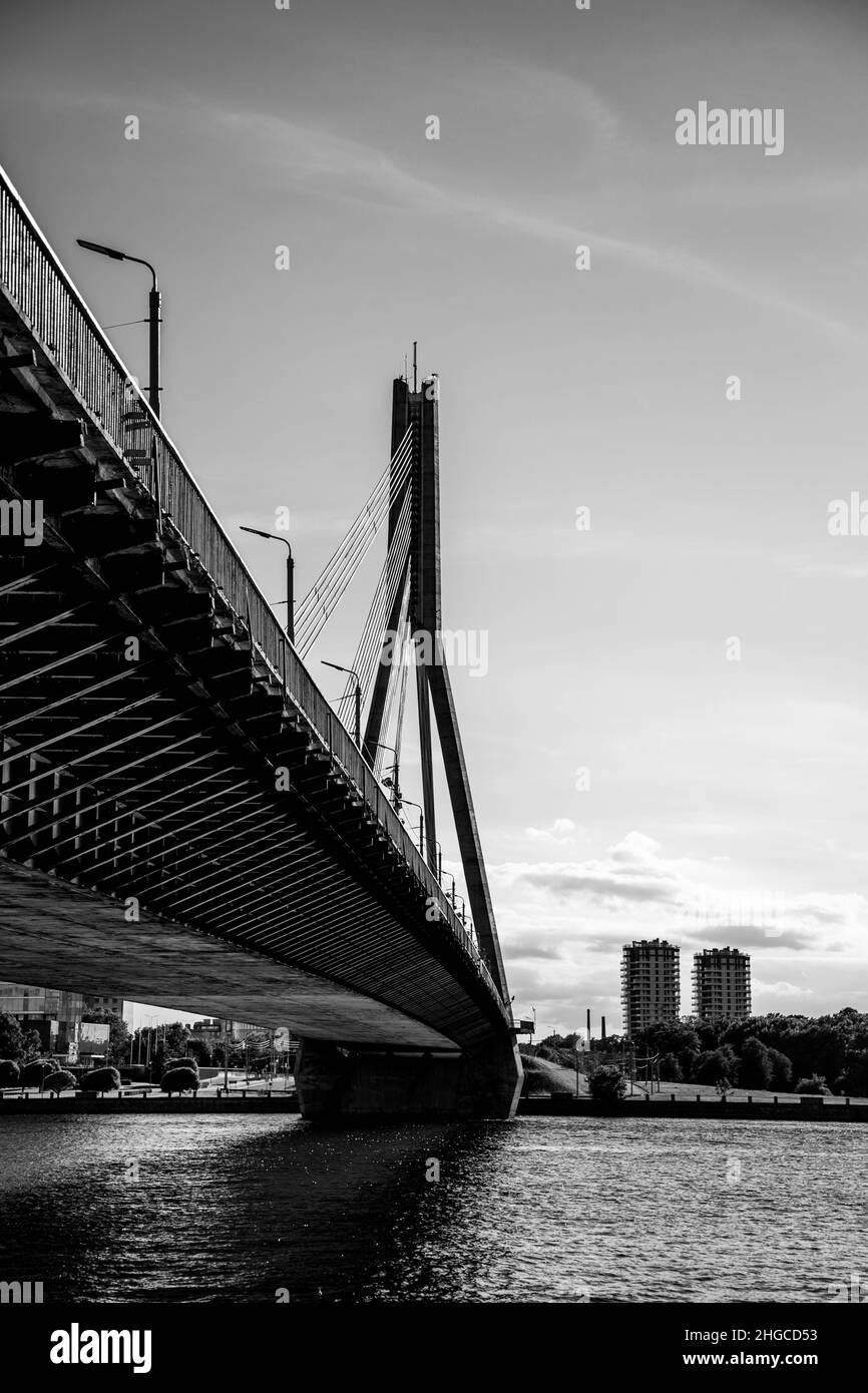 Pont à câble à Riga, en Lettonie. Banque D'Images