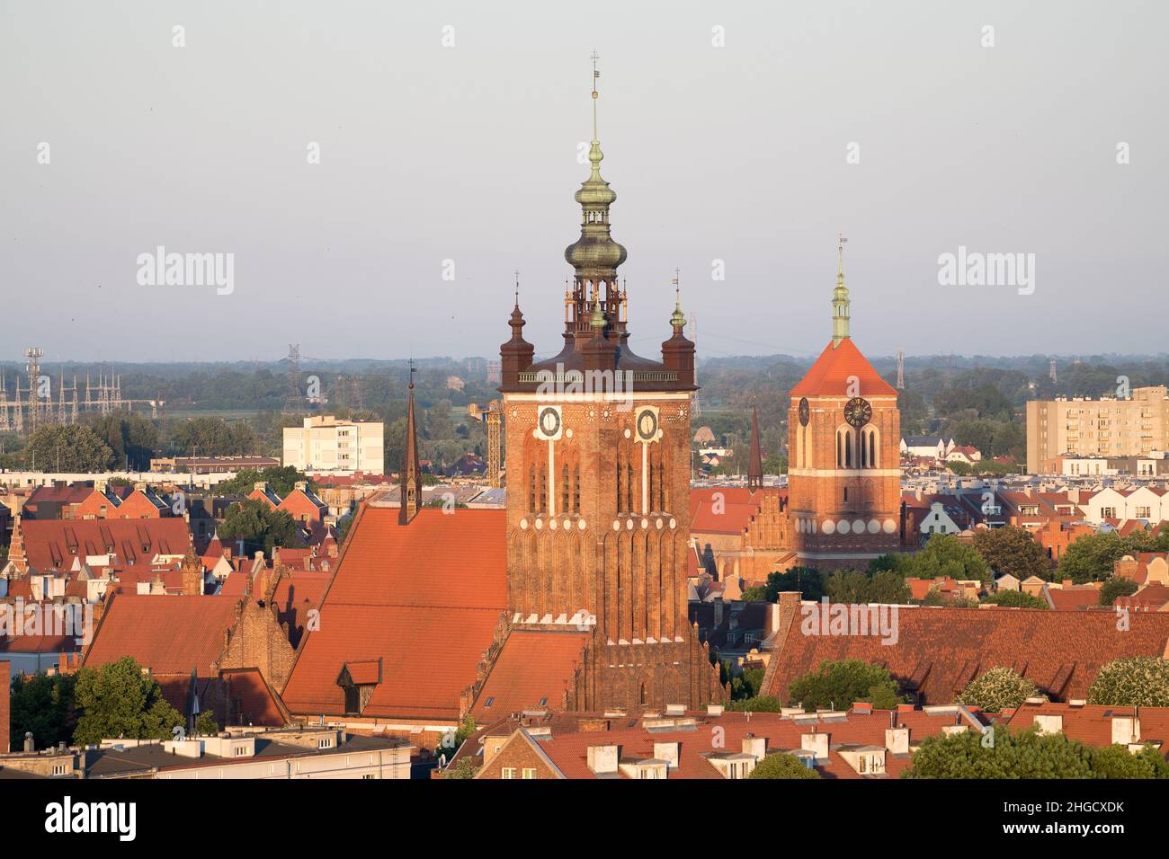 Gothic Kosciol SW Katarzyny (St.Eglise de Catherine) et Eglise gothique Saint-Jean dans la vieille ville dans le centre historique de Gdansk, Pologne © Wojciech Strozyk Banque D'Images