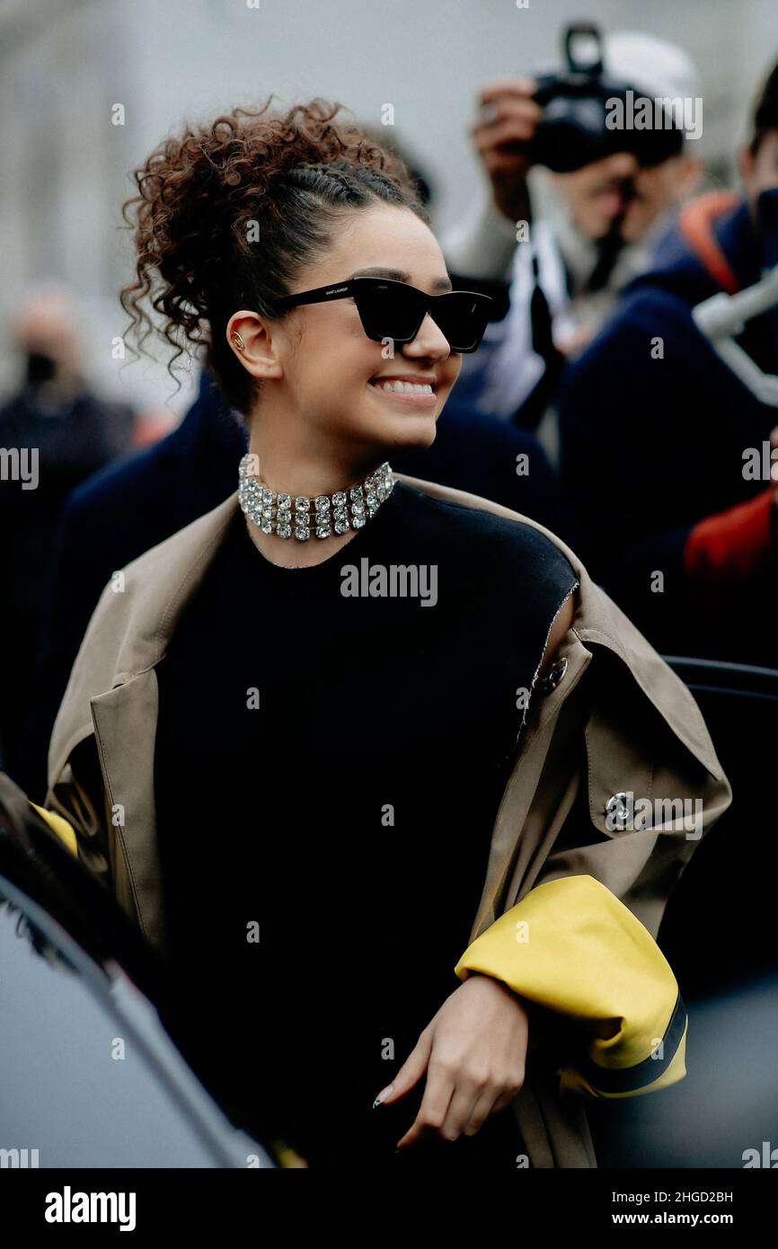 Street style, Lena Mahfouf (Lena situations) arrivant au spectacle de  vêtements pour hommes Ami automne-hiver 2022-2023, tenu au Palais  Brongniart, Paris, France, le 19th janvier 2022.Photo de Marie-Paola  Bertrand-Hillion/ABACAPRESS.COM Photo Stock -