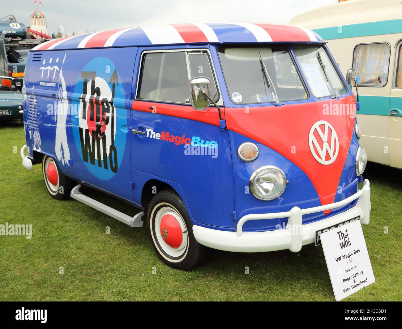 The Magic bus, un bus Volkswagen à écran divisé, dans lequel l'OMS a visité la Grande-Bretagne, Henley-on-Thames, Royaume-Uni Banque D'Images