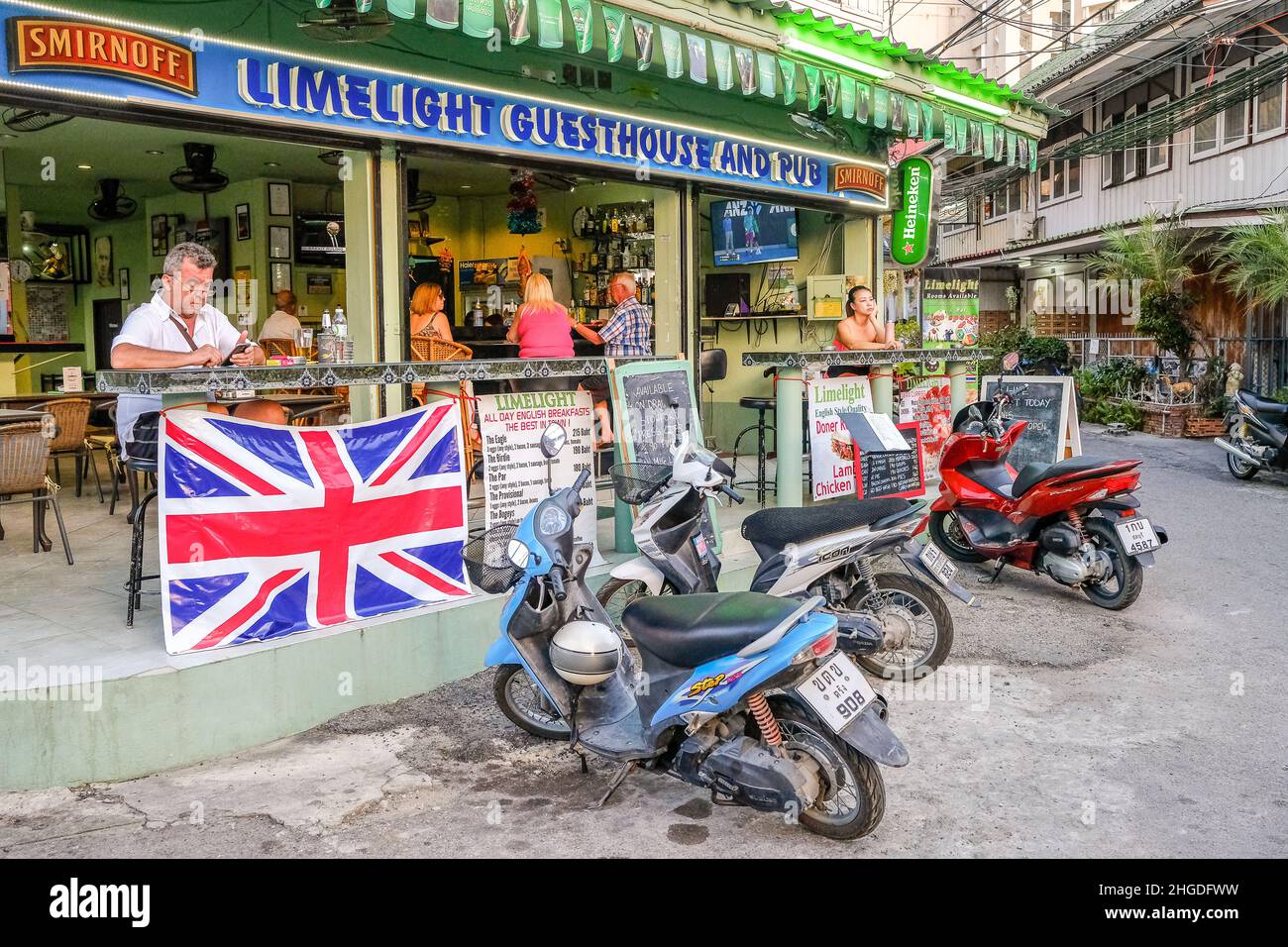 Bar dans le centre-ville de Hua Hin.Hua Hin est l'une des destinations de voyage les plus populaires en Thaïlande. Banque D'Images