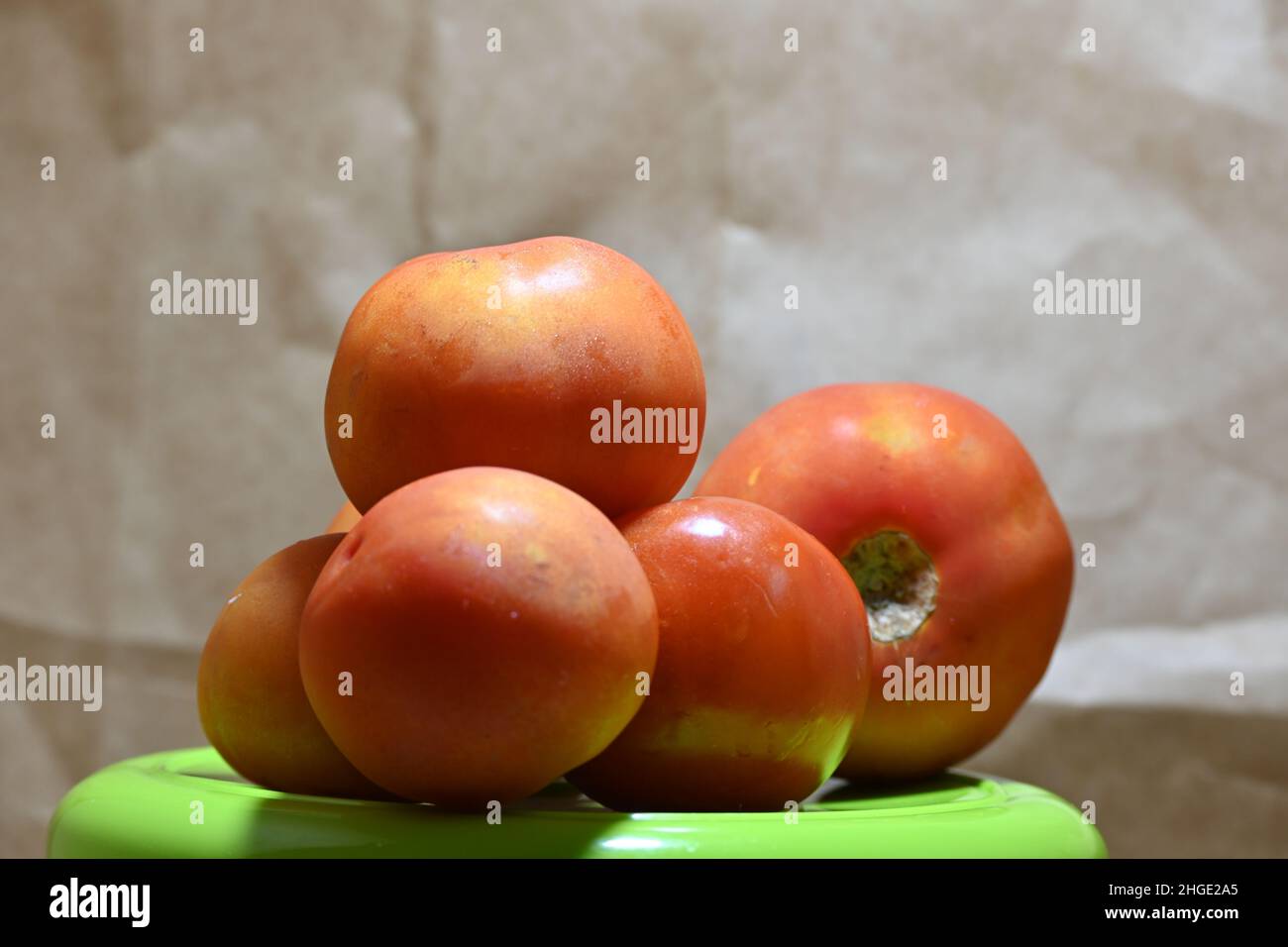 Tomate rouge fraîche juteuse Banque D'Images