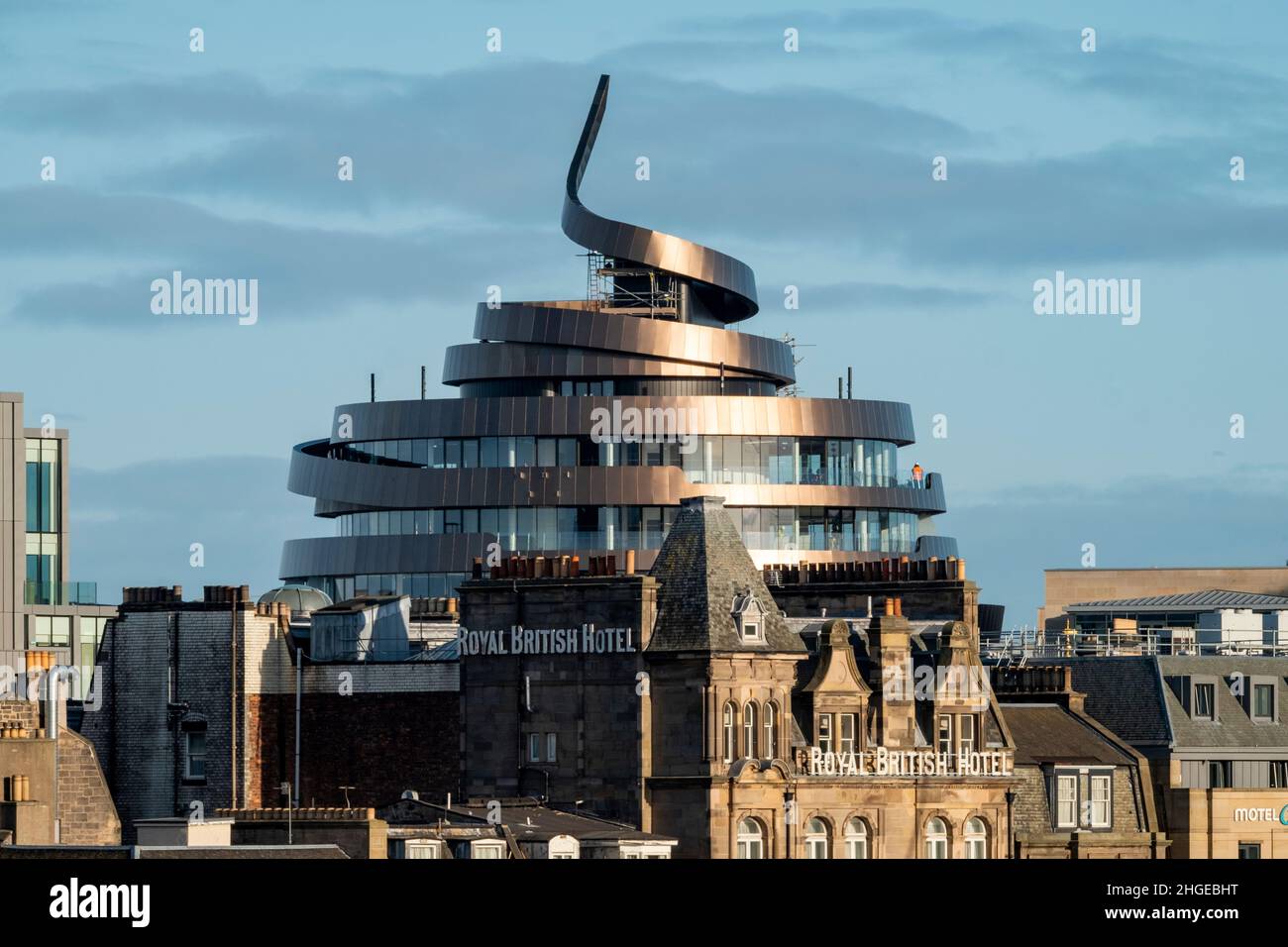 Vue sur les gratte-ciel d'Édimbourg et le nouvel hôtel du centre de St James. Banque D'Images