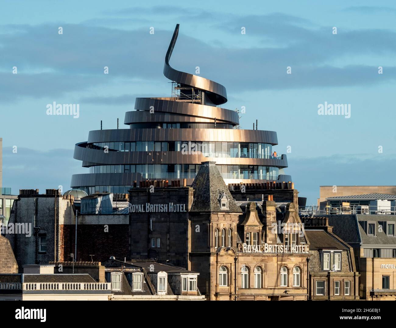 Vue sur les gratte-ciel d'Édimbourg et le nouvel hôtel du centre de St James. Banque D'Images