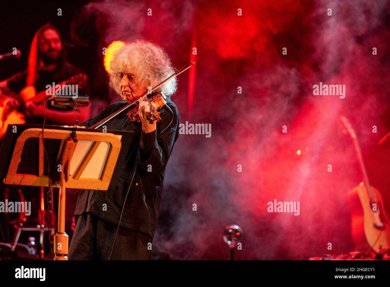 Le chanteur et violoniste italien Angelo Branduardi en concert “il cammino dell’anime tour” au Teatro Colosseo le 19 janvier 2021 à Turin, Italie. Banque D'Images