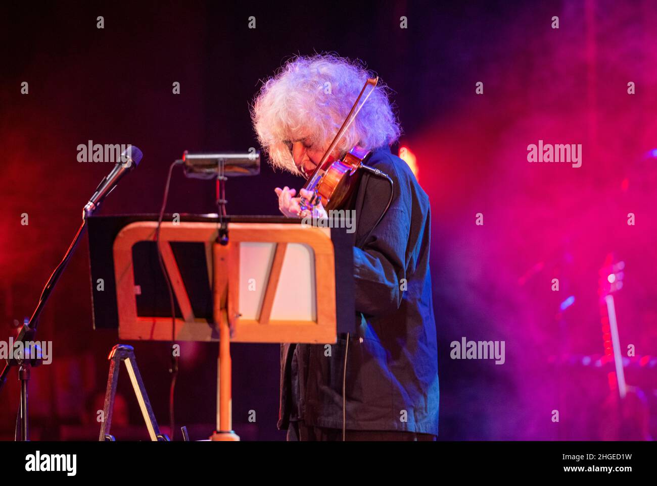Le chanteur et violoniste italien Angelo Branduardi en concert “il cammino dell’anime tour” au Teatro Colosseo le 19 janvier 2021 à Turin, Italie. Banque D'Images