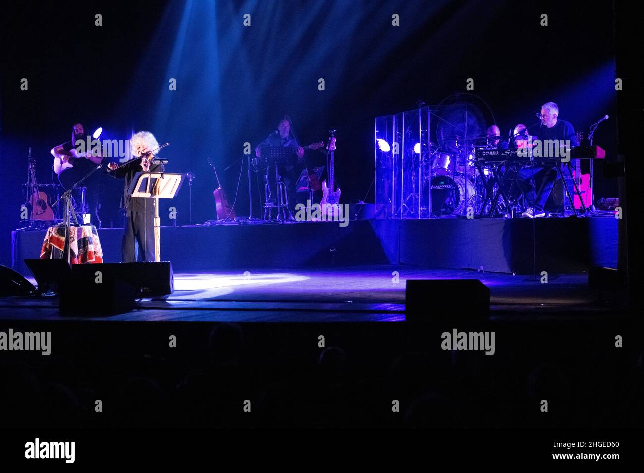 Le chanteur et violoniste italien Angelo Branduardi en concert “il cammino dell’anime tour” au Teatro Colosseo le 19 janvier 2021 à Turin, Italie. Banque D'Images