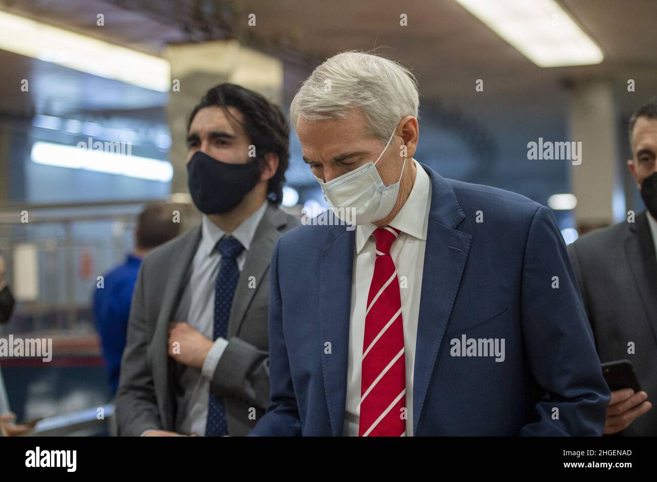 Washington, États-Unis.20th janvier 2022.Le sénateur Rob Portman, R-OH, arrive au Capitole par le métro du Sénat pour voter à Washington, DC, le jeudi 20 janvier 2022.Photo de Bonnie Cash/UPI Credit: UPI/Alay Live News Banque D'Images