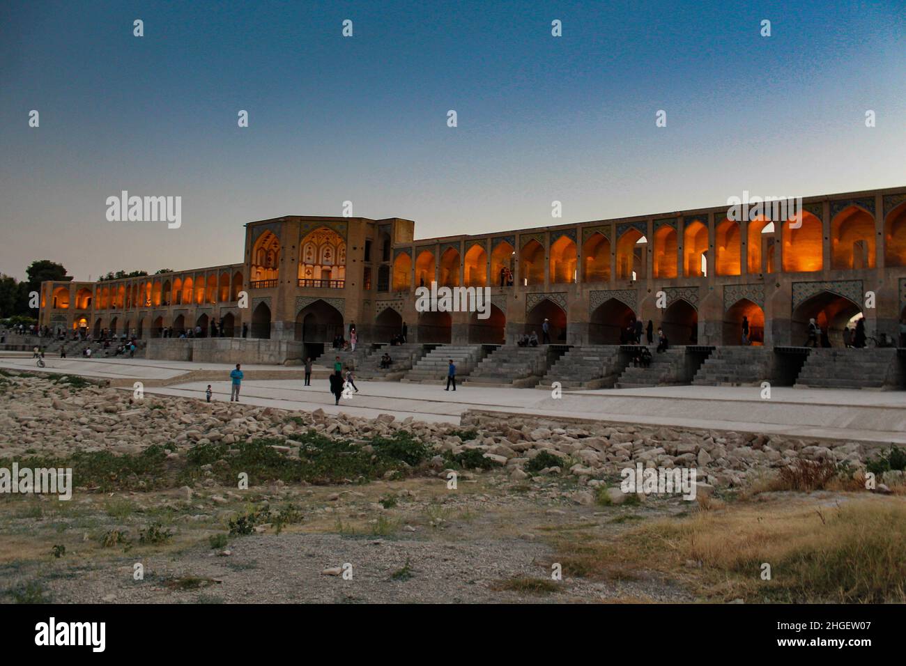 Pont si-o-se Pol à isfahan, iran au coucher du soleil Banque D'Images