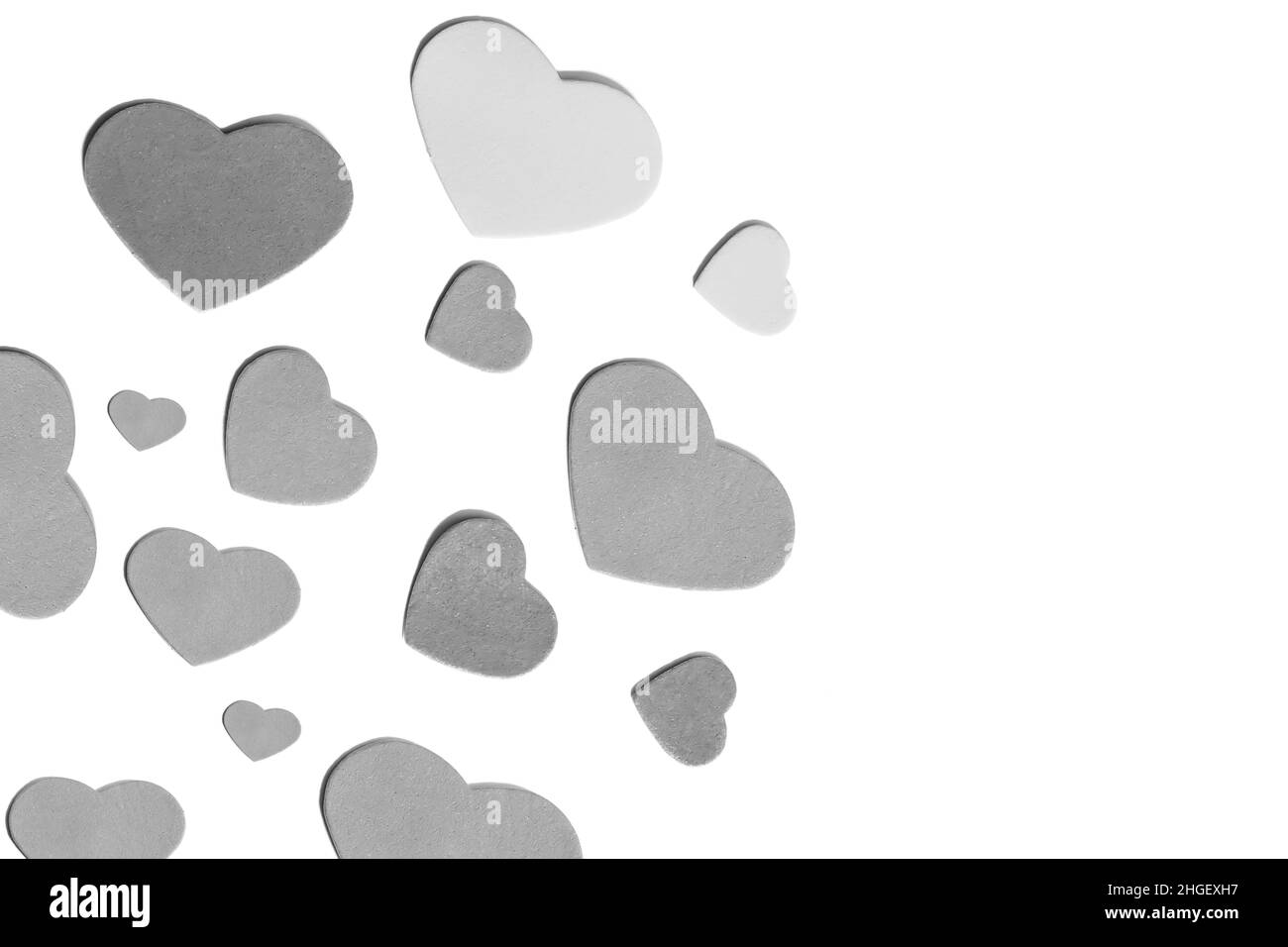 Coeurs gris sur fond blanc pour la Saint-Valentin Banque D'Images