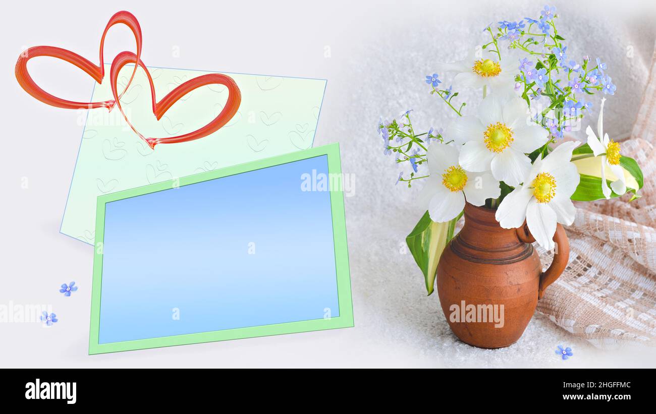 Un cadre de texte vide de 3D, des coeurs et un bouquet de fleurs dans un vase en argile sur fond clair.Concept de la Saint-Valentin Banque D'Images